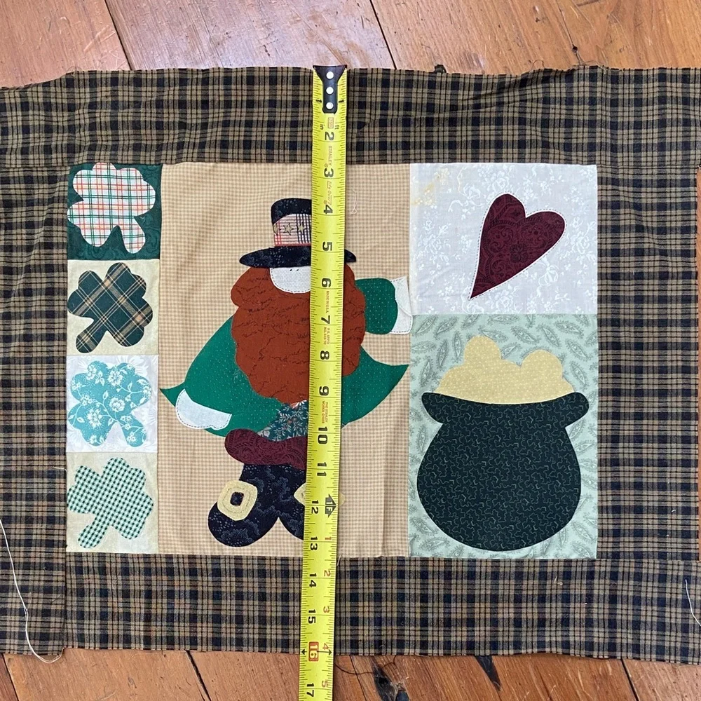 St. Patricks Day unfinished quilt pillow Leprechaun Pot of Gold‎